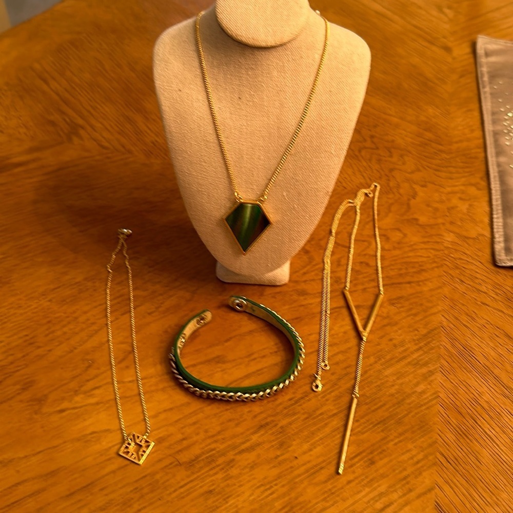 Necklaces Green Gold